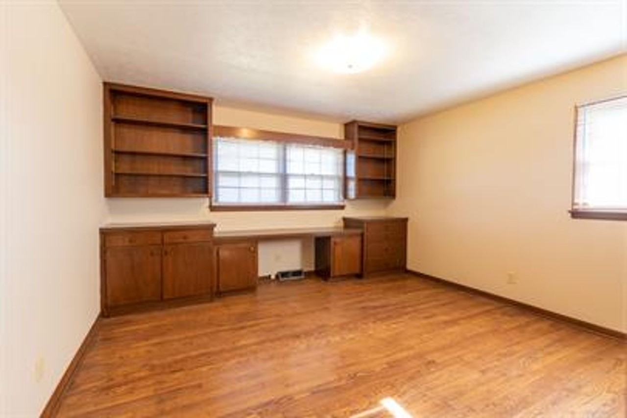 3123 S Glenhaven Ave - Photo 2 of 8