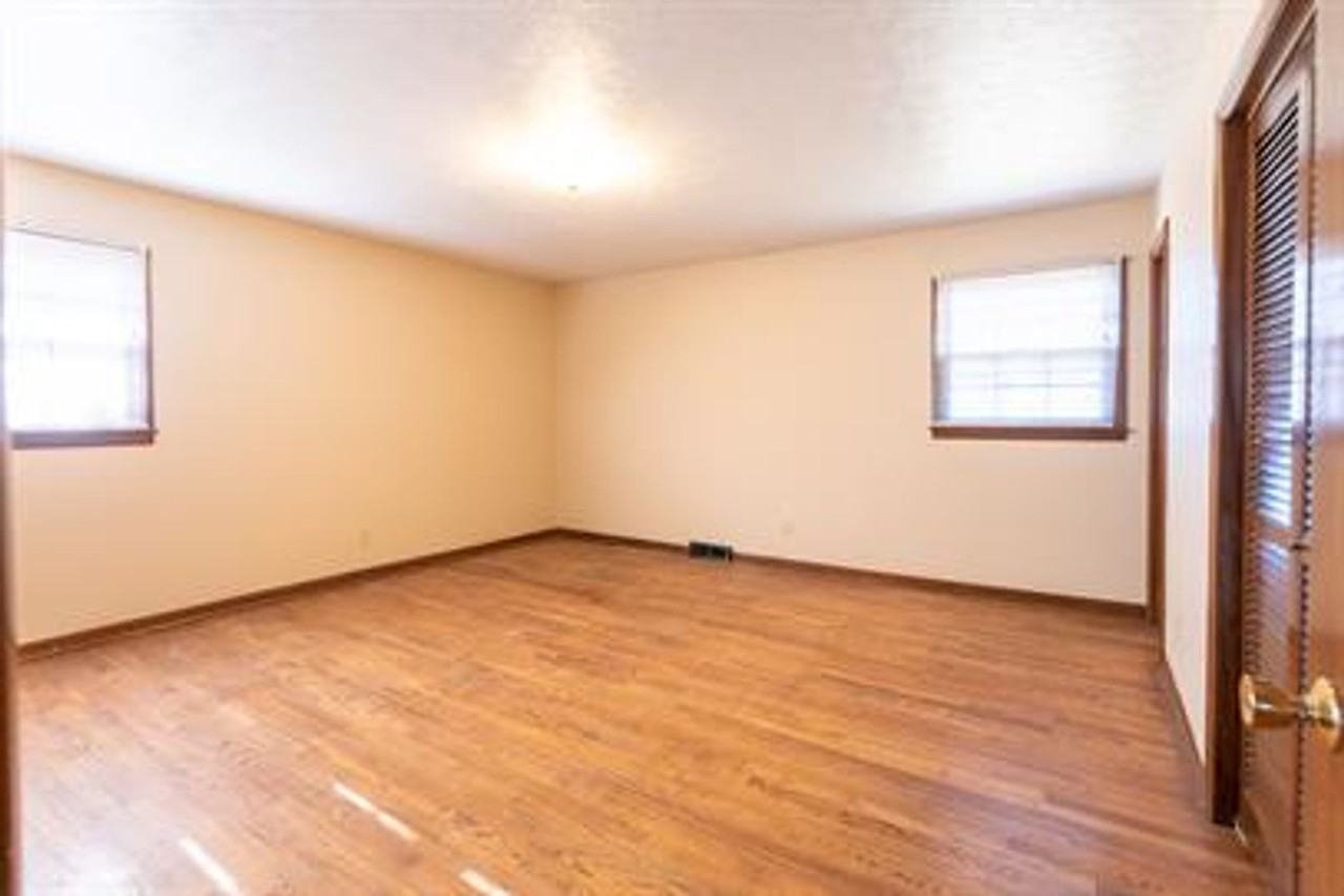 3123 S Glenhaven Ave - Photo 4 of 8