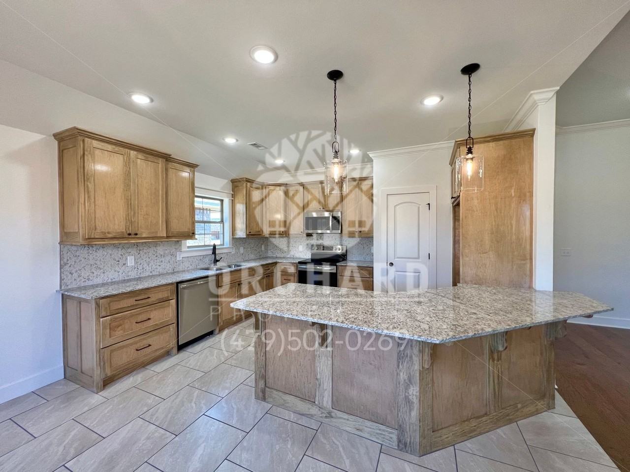 975 Sugar Pine St - Photo 3 of 24