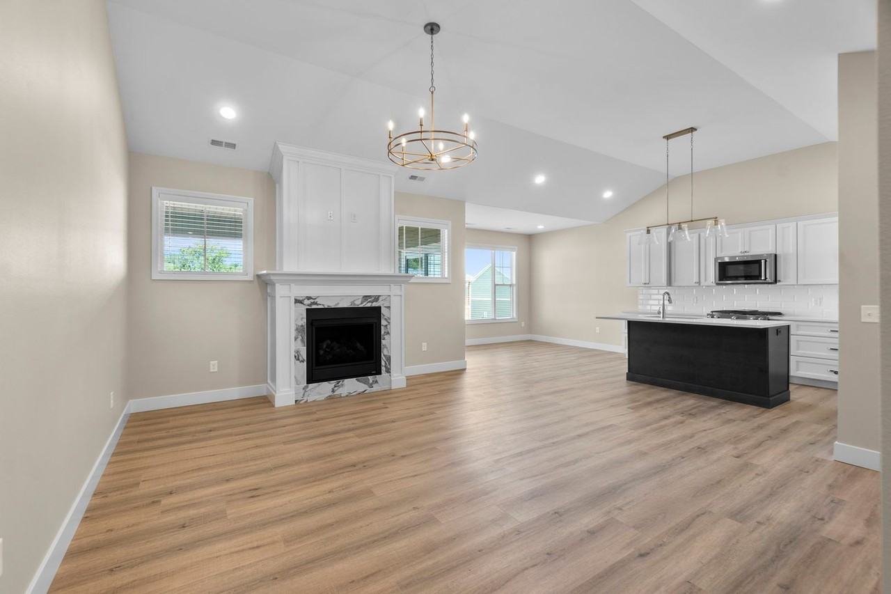 2272 Heywood Mdws - Photo 5 of 40