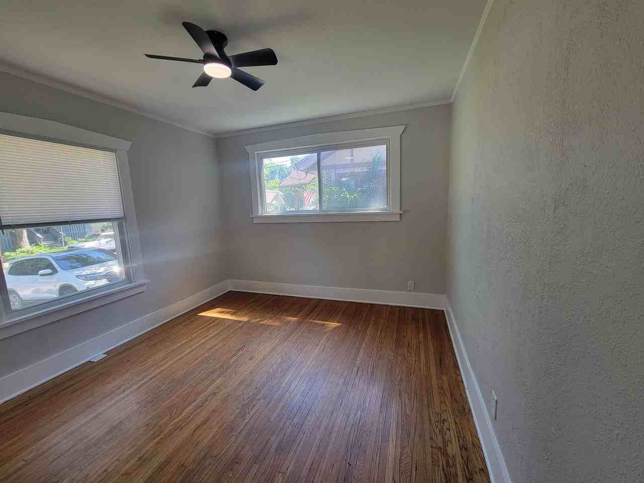 504 E Virginia Ave - Photo 3 of 10