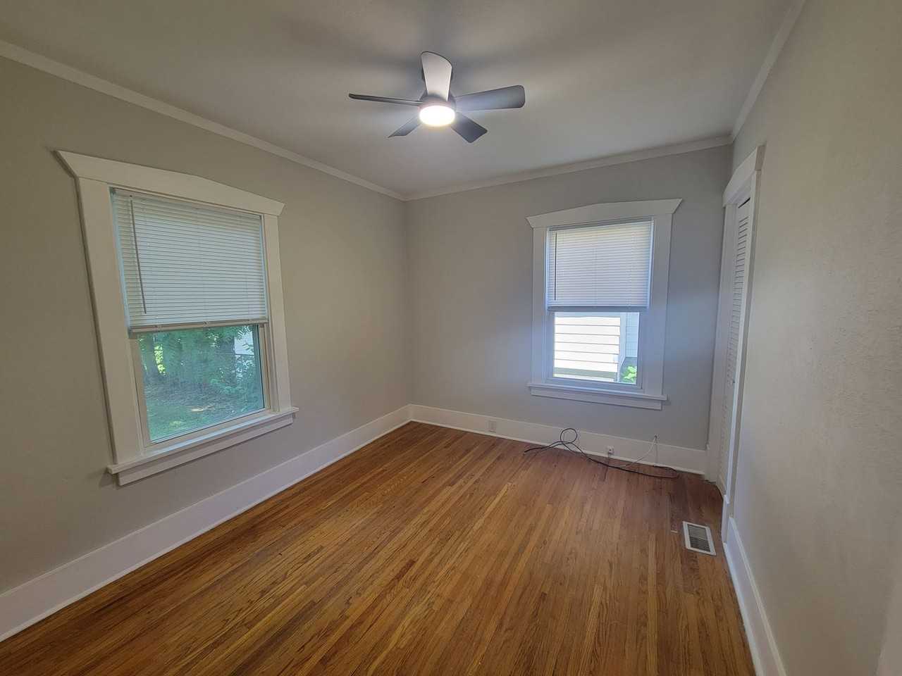 504 E Virginia Ave - Photo 6 of 10