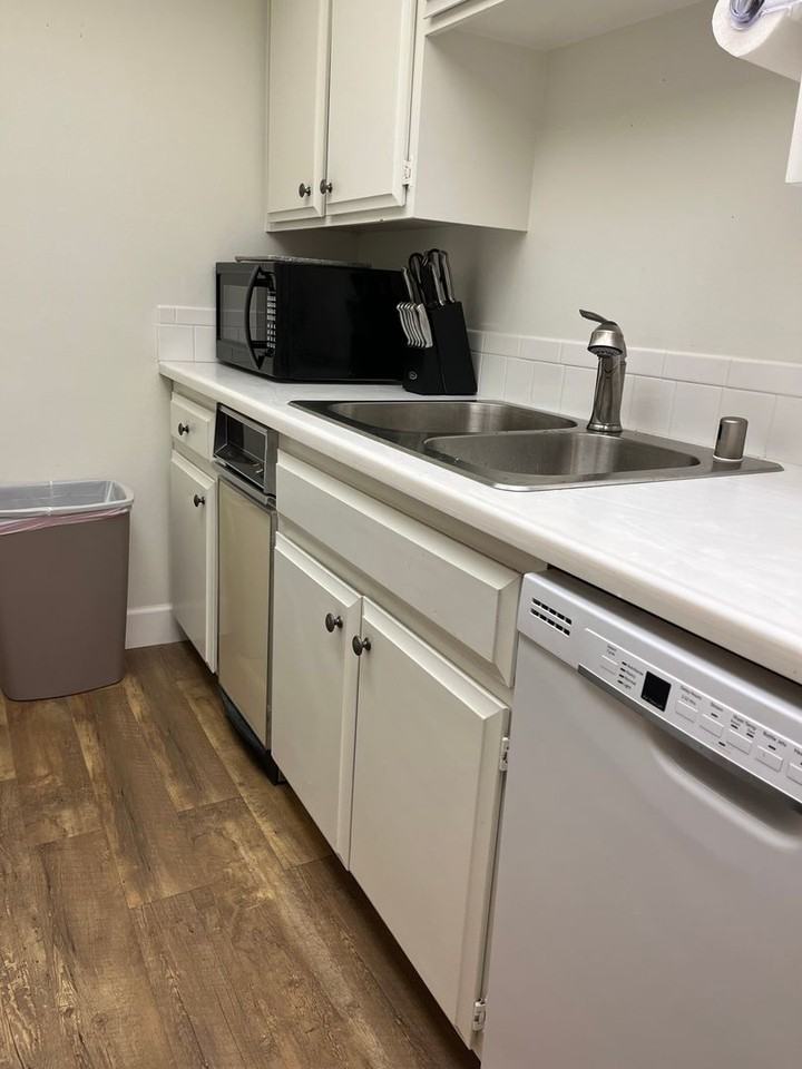 333 Ski Way - Photo 3 of 21