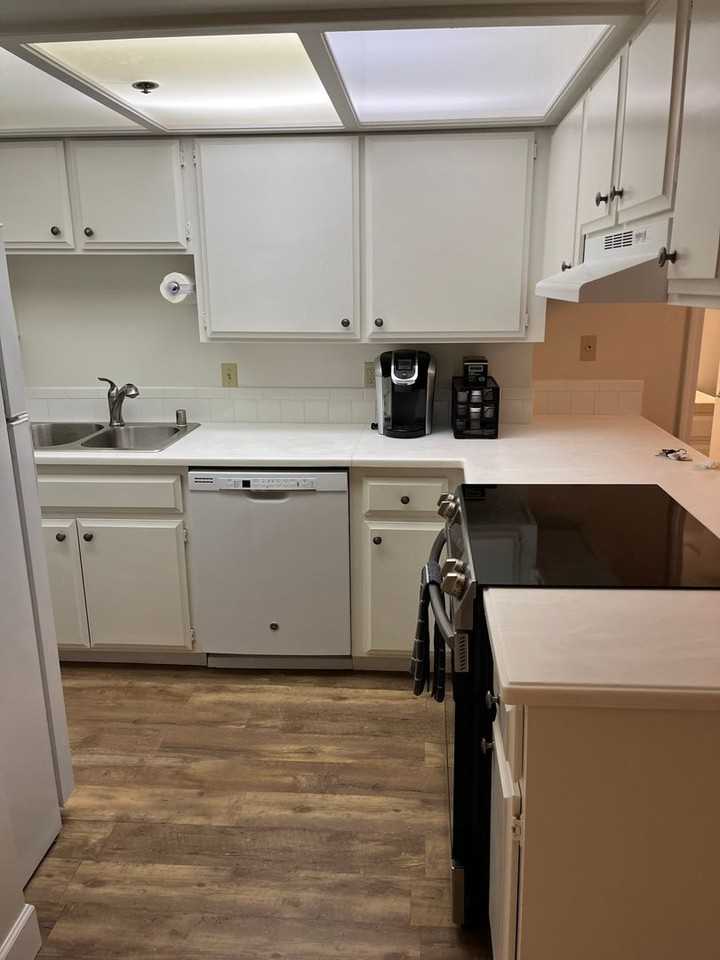 333 Ski Way - Photo 4 of 21