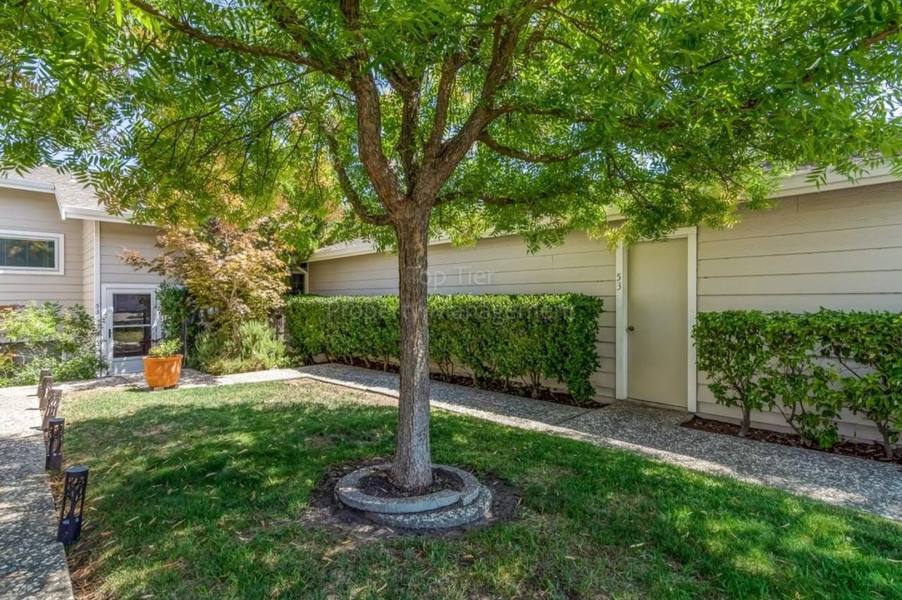 53 Janin Pl - Photo 2 of 33