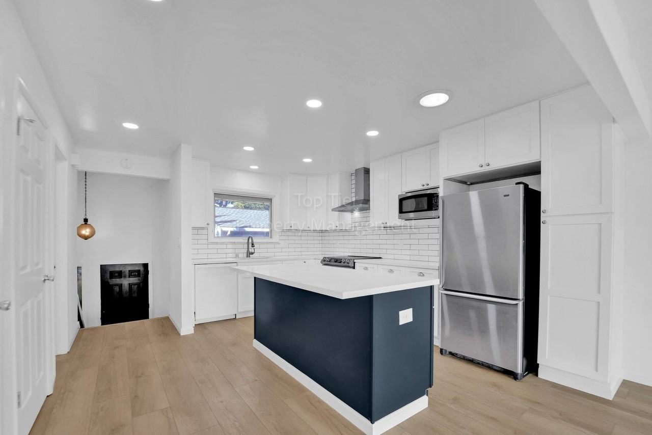 53 Janin Pl - Photo 7 of 33