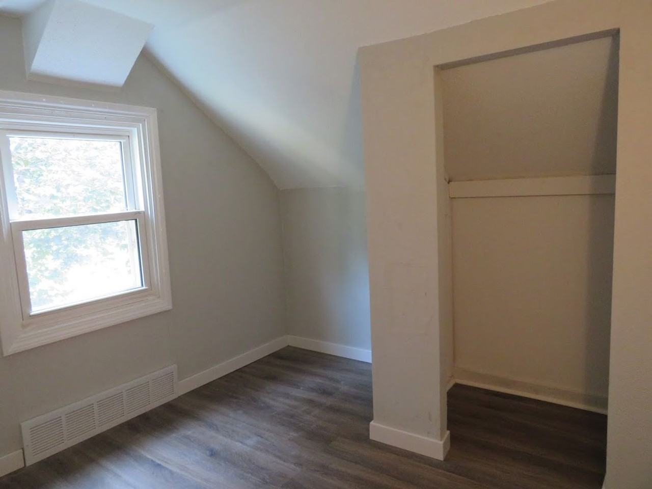 3406 Blakeley Ave - Photo 6 of 10