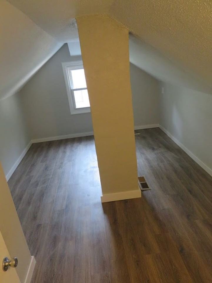 3406 Blakeley Ave - Photo 7 of 10