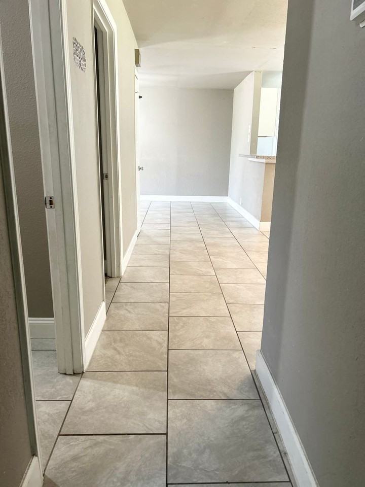 733 Sw Sunnybrook Dr - Photo 3 of 13