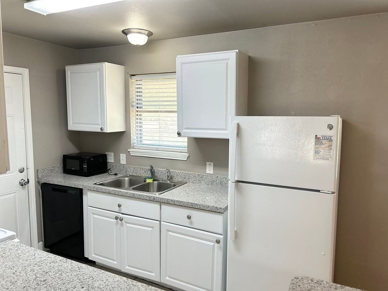 733 Sw Sunnybrook Dr - Photo 6 of 13