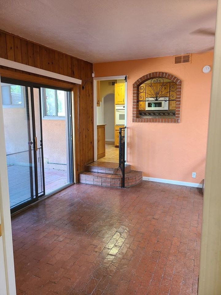 1037 Indiana St Se - Photo 2 of 19
