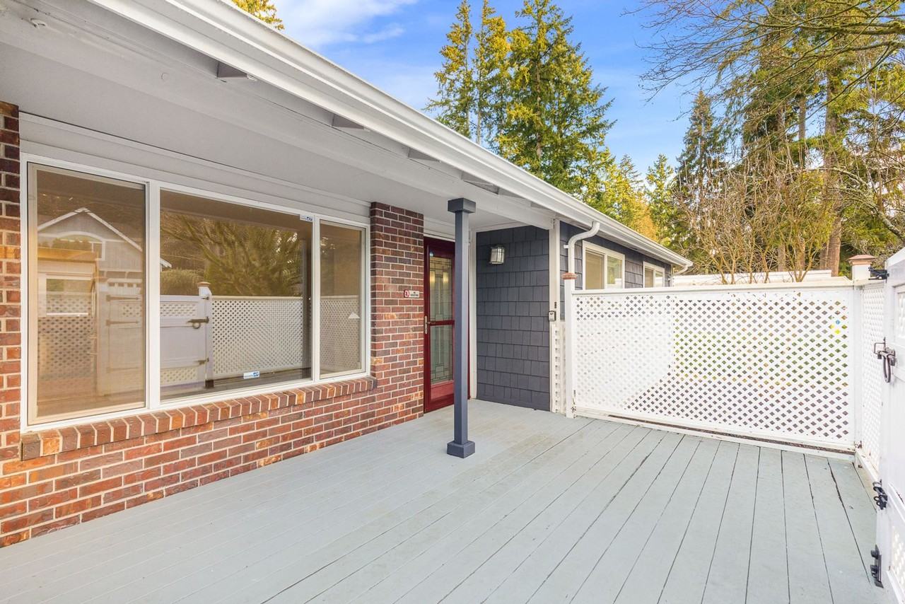 12642 Ne 73rd St - Photo 4 of 28