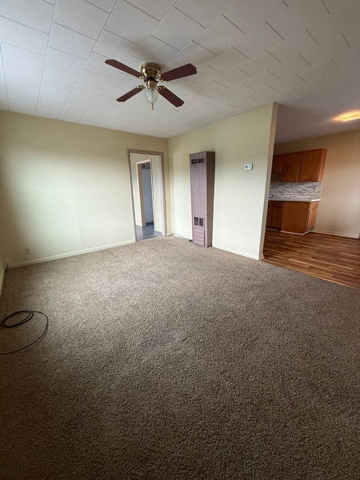 1835 Oregon Ave - Photo 5 of 6