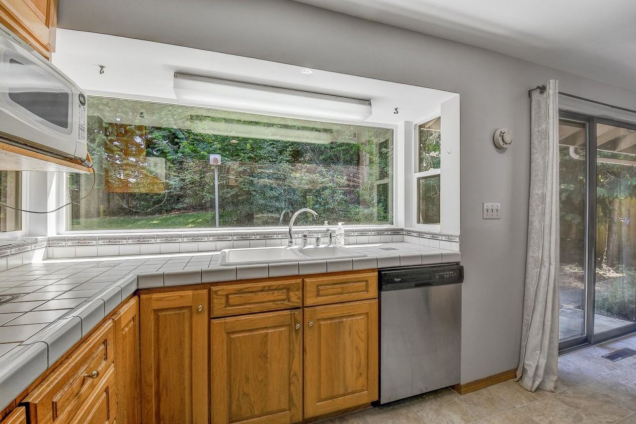 10035 Ne 28th Pl - Photo 7 of 20