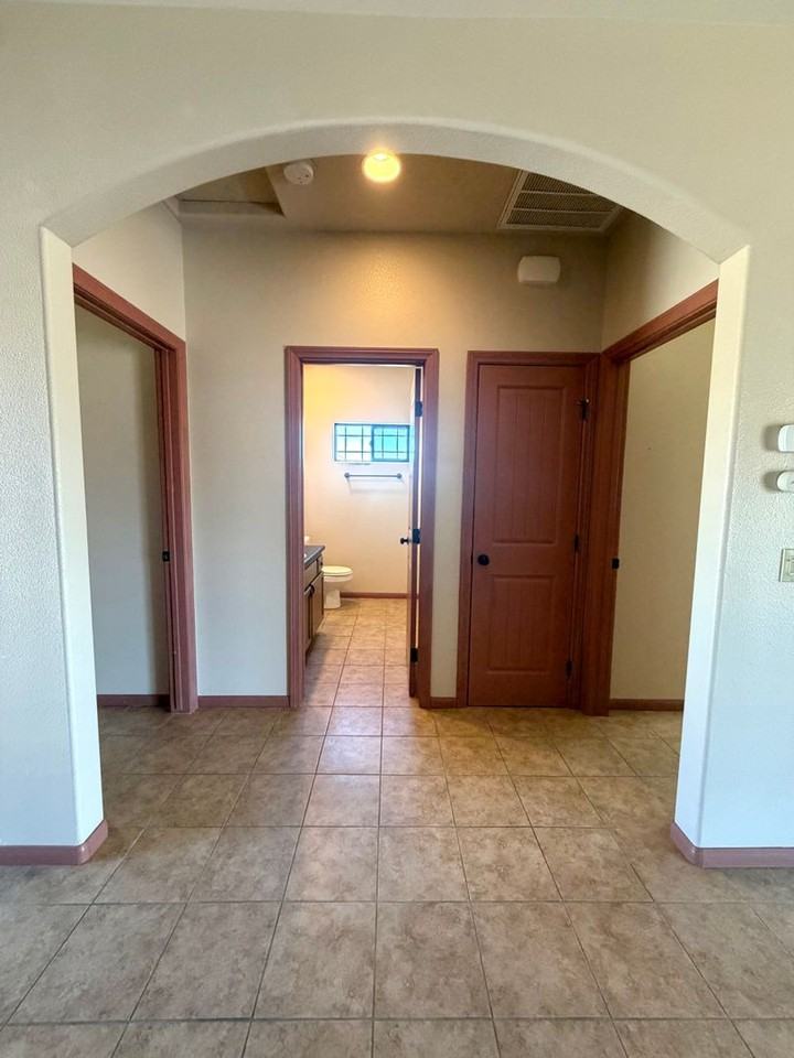 7425 Kellogg Ave - Photo 2 of 22