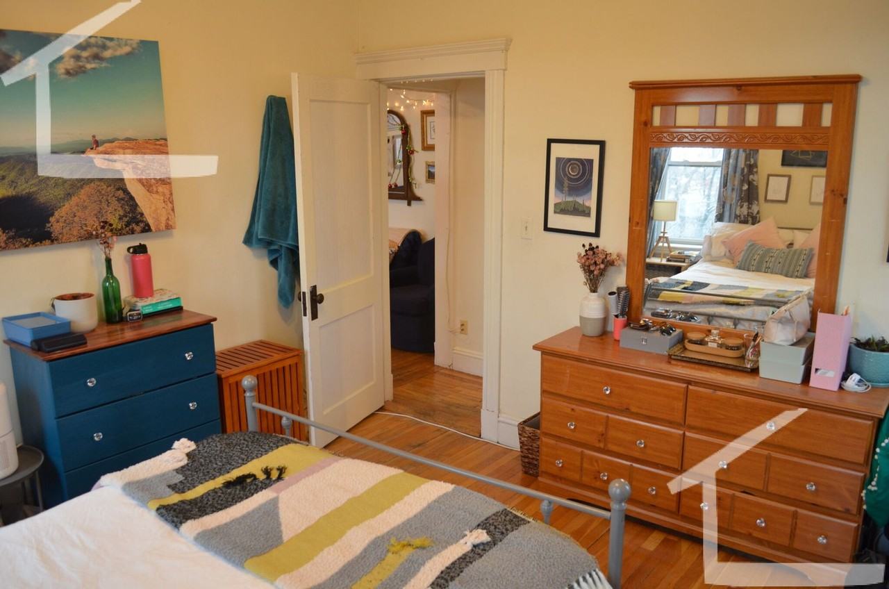 28 Quint Ave - Photo 2 of 8