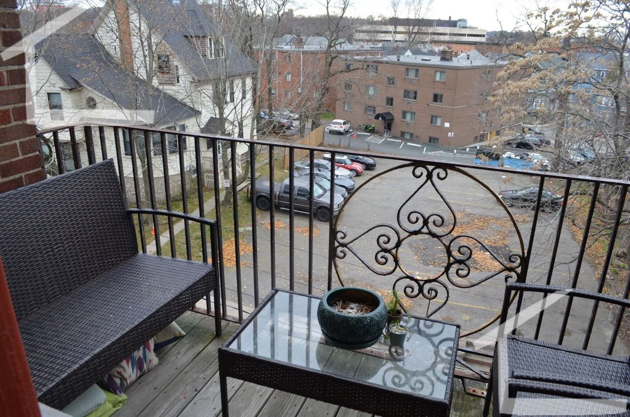 28 Quint Ave - Photo 4 of 8