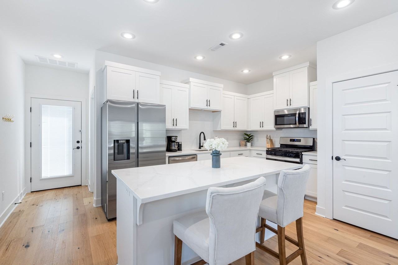 1703 Holly Street - Photo 3 of 16