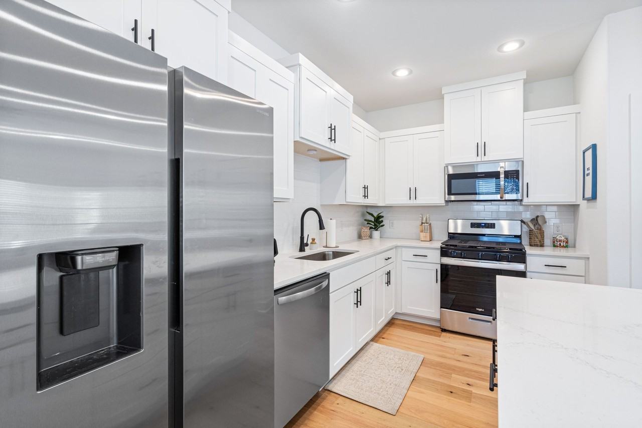 1703 Holly Street - Photo 4 of 16