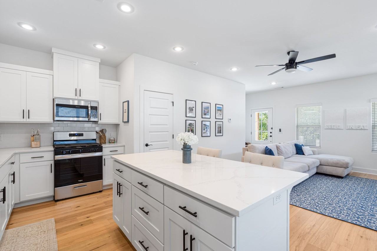1703 Holly Street - Photo 5 of 16