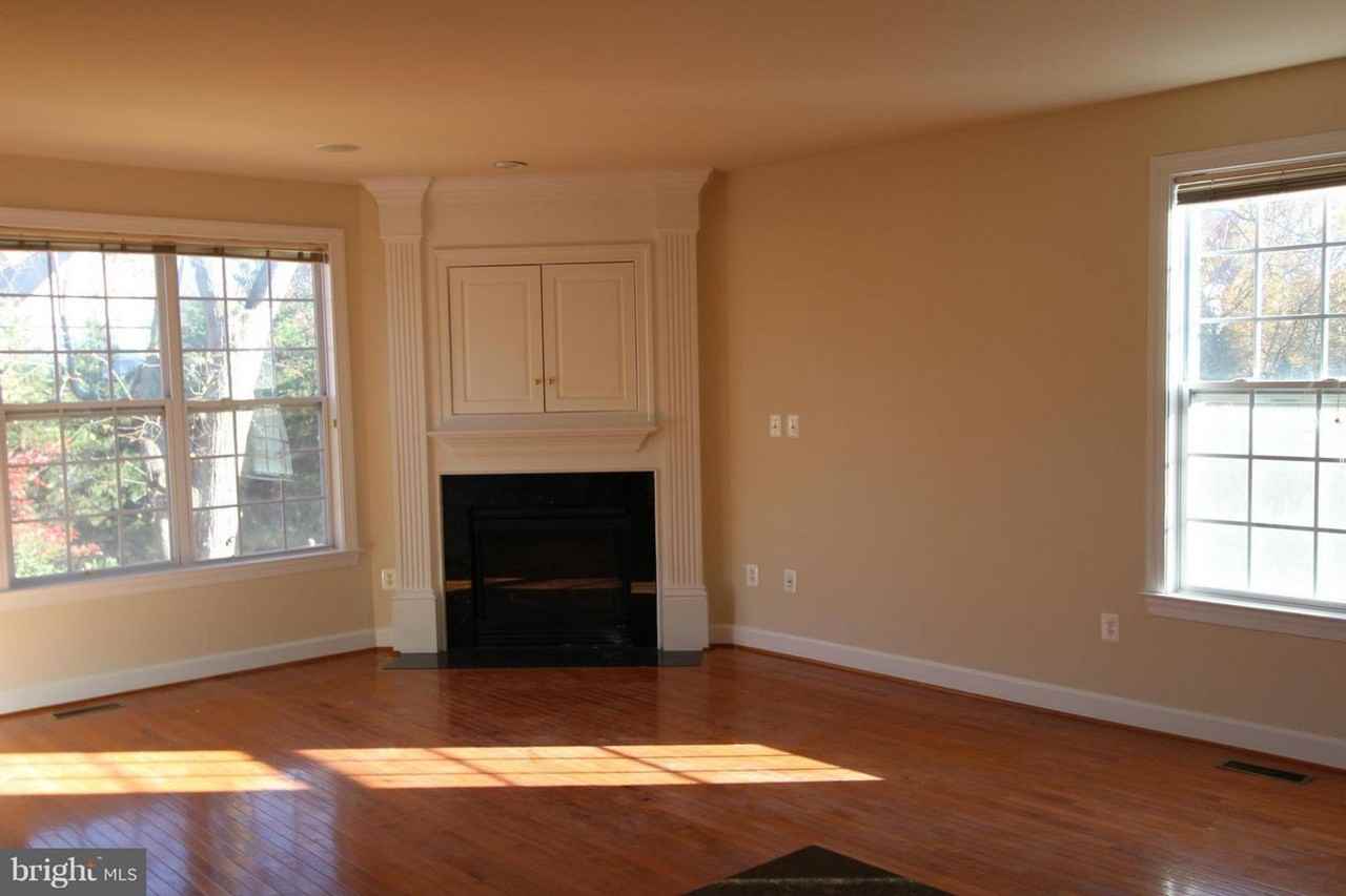 2977 Covington Square Way - Photo 7 of 14