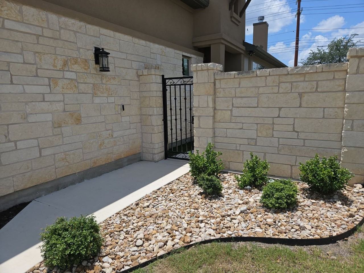 904 Indian Hawthorne Dr - Photo 3 of 18