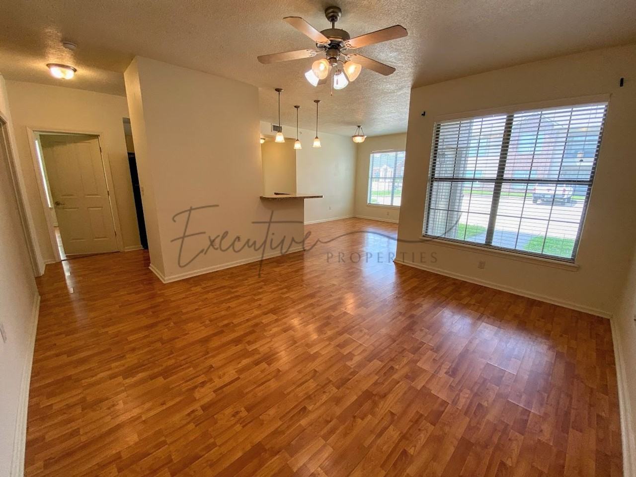 309 E Hale St - Photo 2 of 19