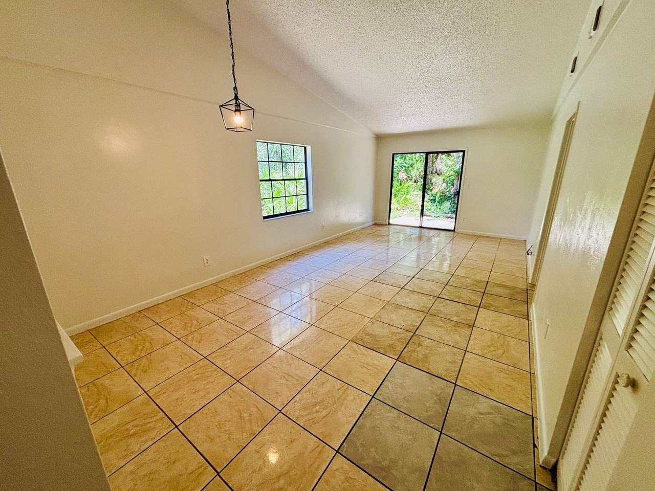4193 New Haven Ct - Photo 3 of 17