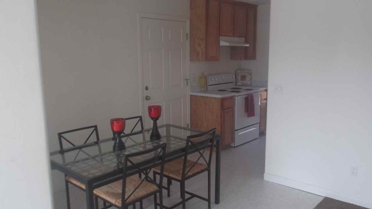 608 West Day Ave Bakersfield, CA 93308 - Photo 2 of 4