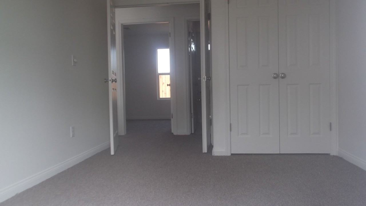 608 West Day Ave Bakersfield, CA 93308 - Photo 3 of 4