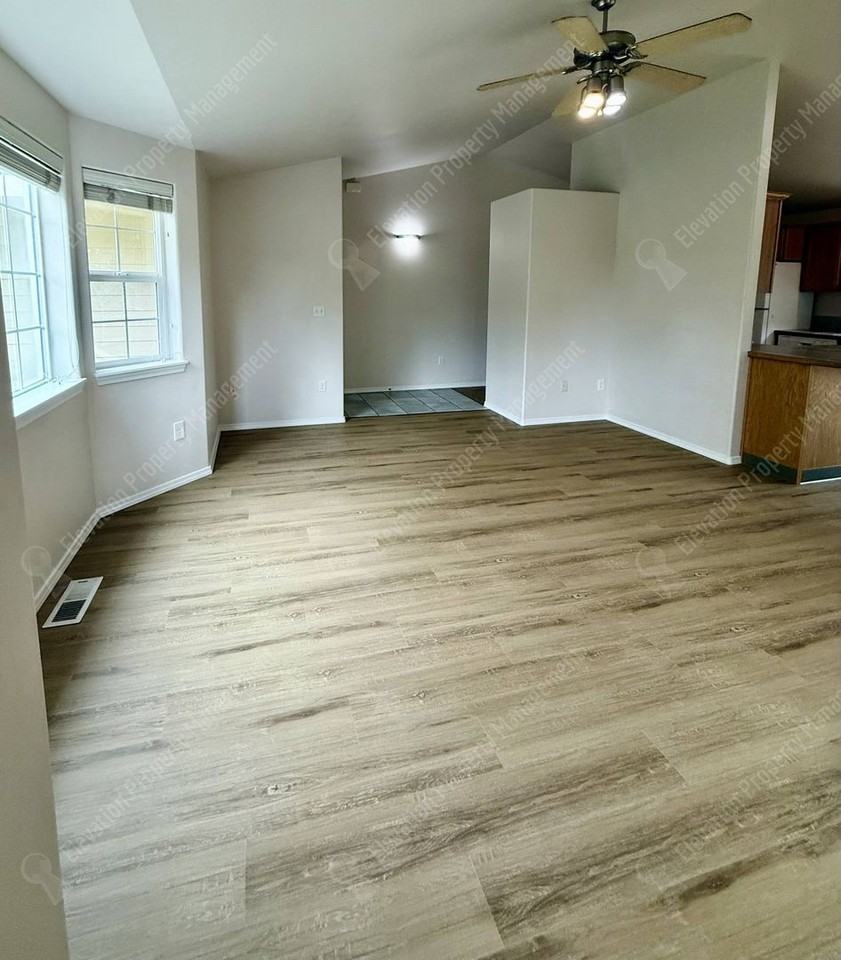 1299 Ne Glacier Ridge Rd - Photo 6 of 23