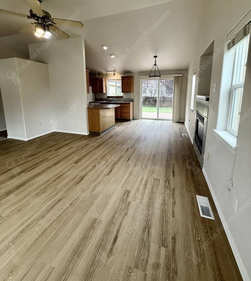 1299 Ne Glacier Ridge Rd - Photo 7 of 23