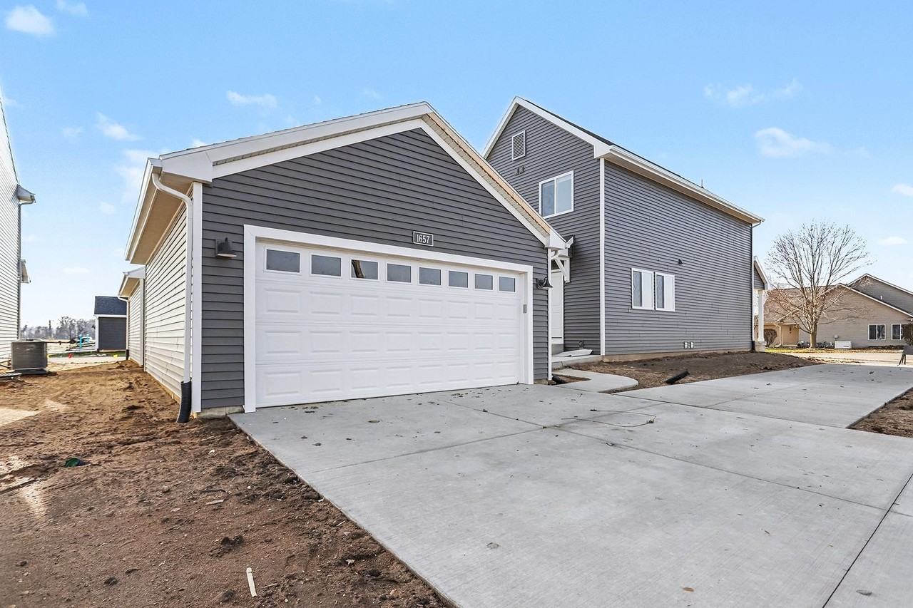 316 Crescent - Photo 2 of 23