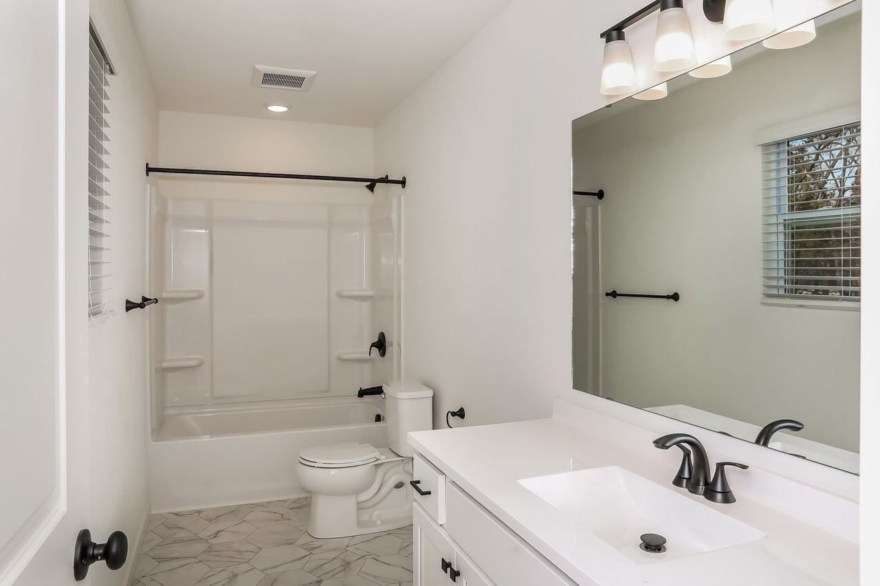 451 W Pleasant St - Photo 7 of 30