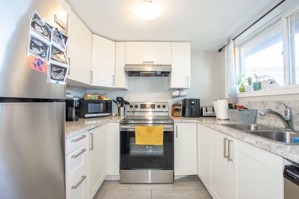 94 Meredith Drive - Photo 2 of 14