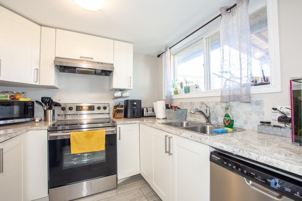 94 Meredith Drive - Photo 4 of 14