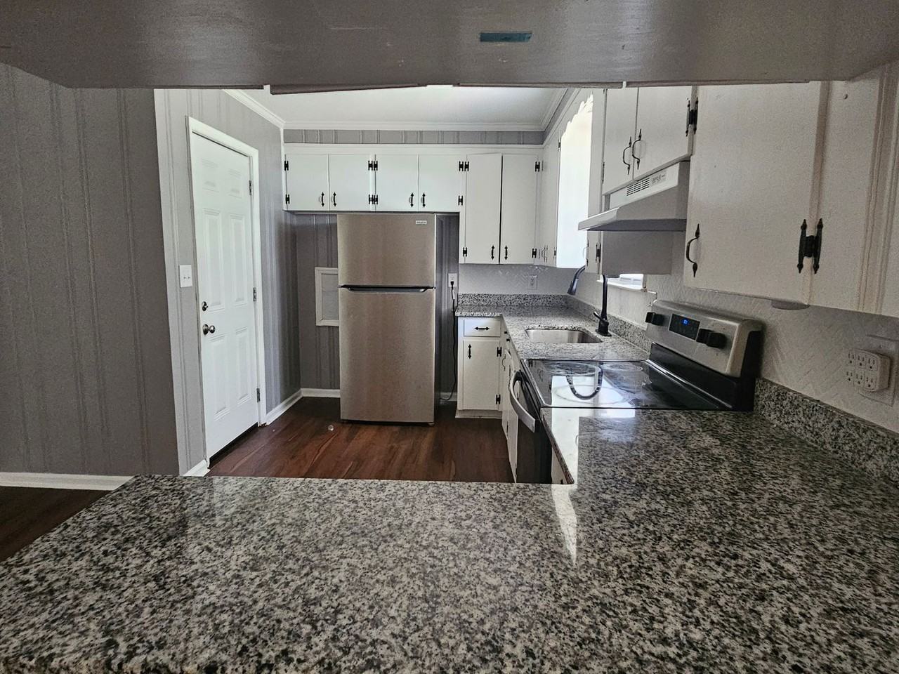 2709 Haymarket Rd - Photo 4 of 22