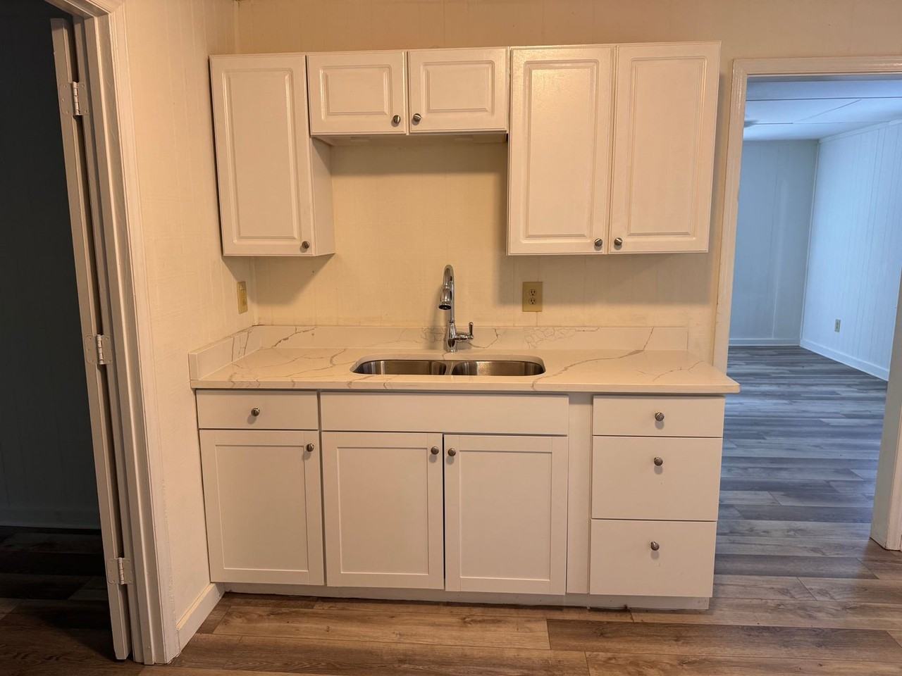 2218 Dixon St - Photo 4 of 14