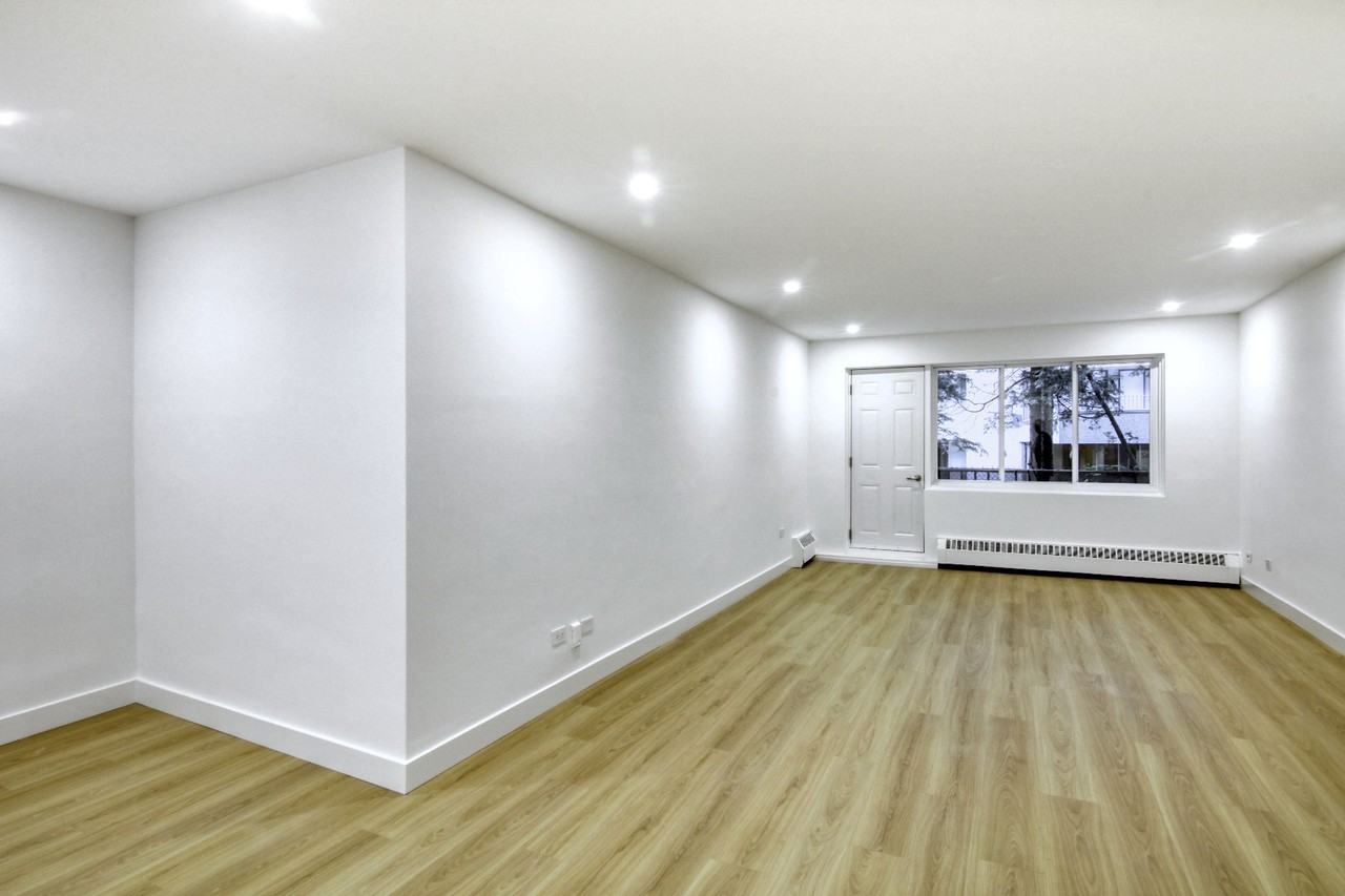 2400 Van Horne Street - Photo 4 of 50