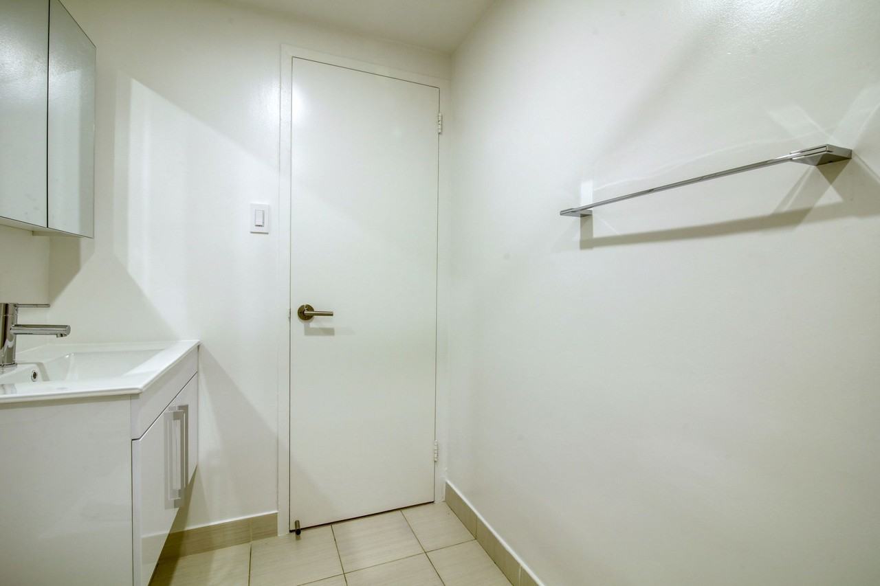 2400 Van Horne Street - Photo 7 of 50