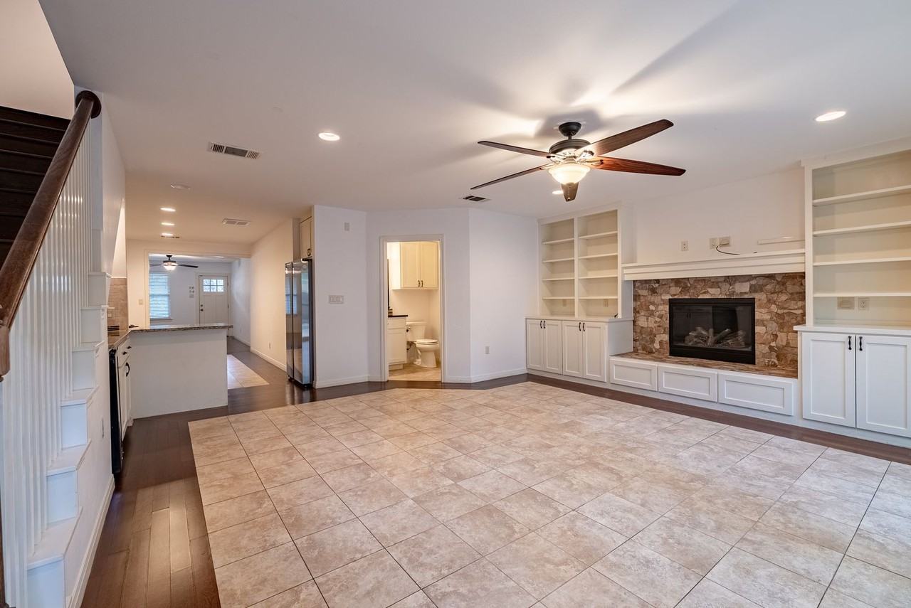 2217 Holly St - Photo 3 of 23