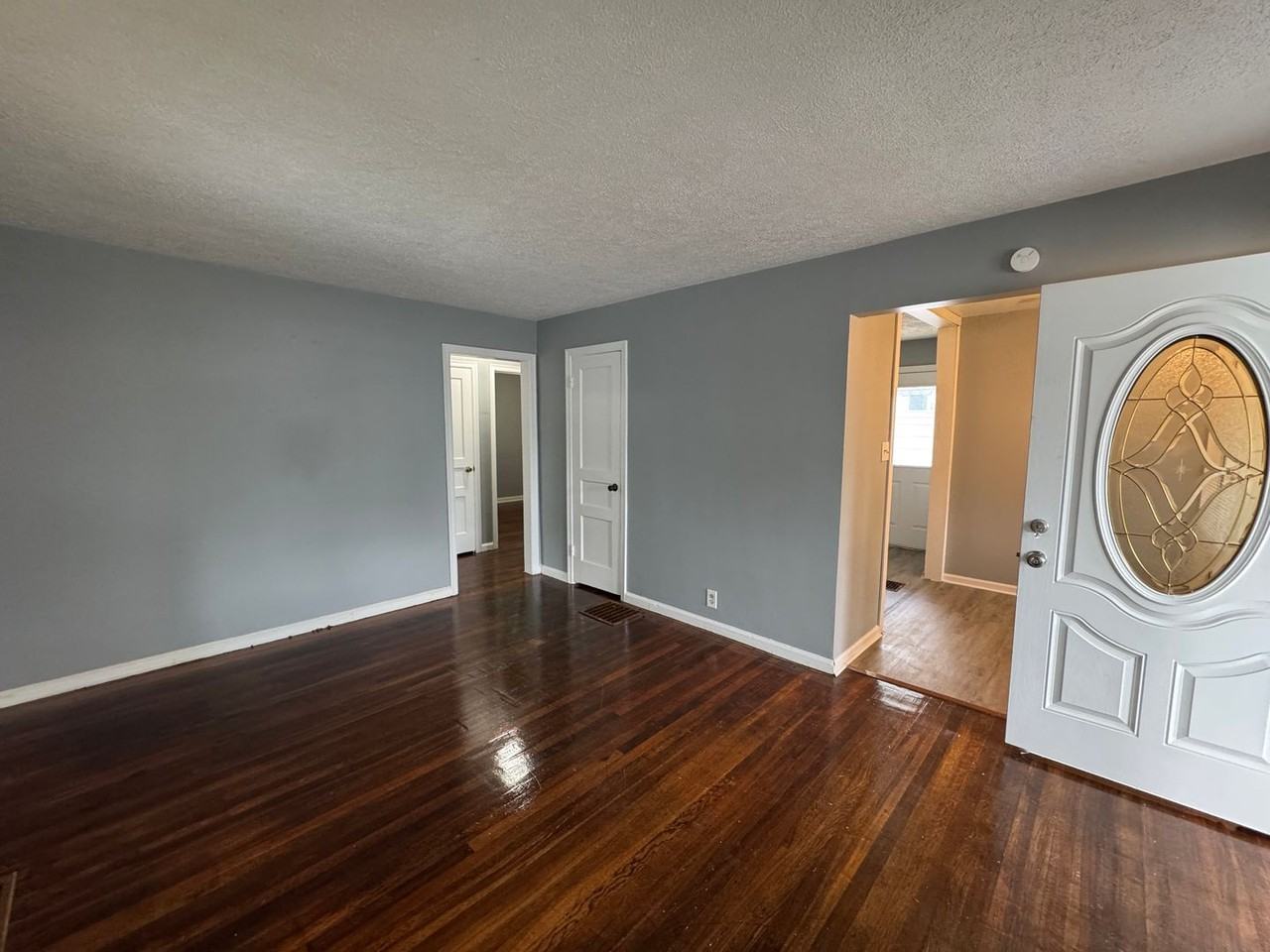 2342 E Legrande Ave - Photo 4 of 29