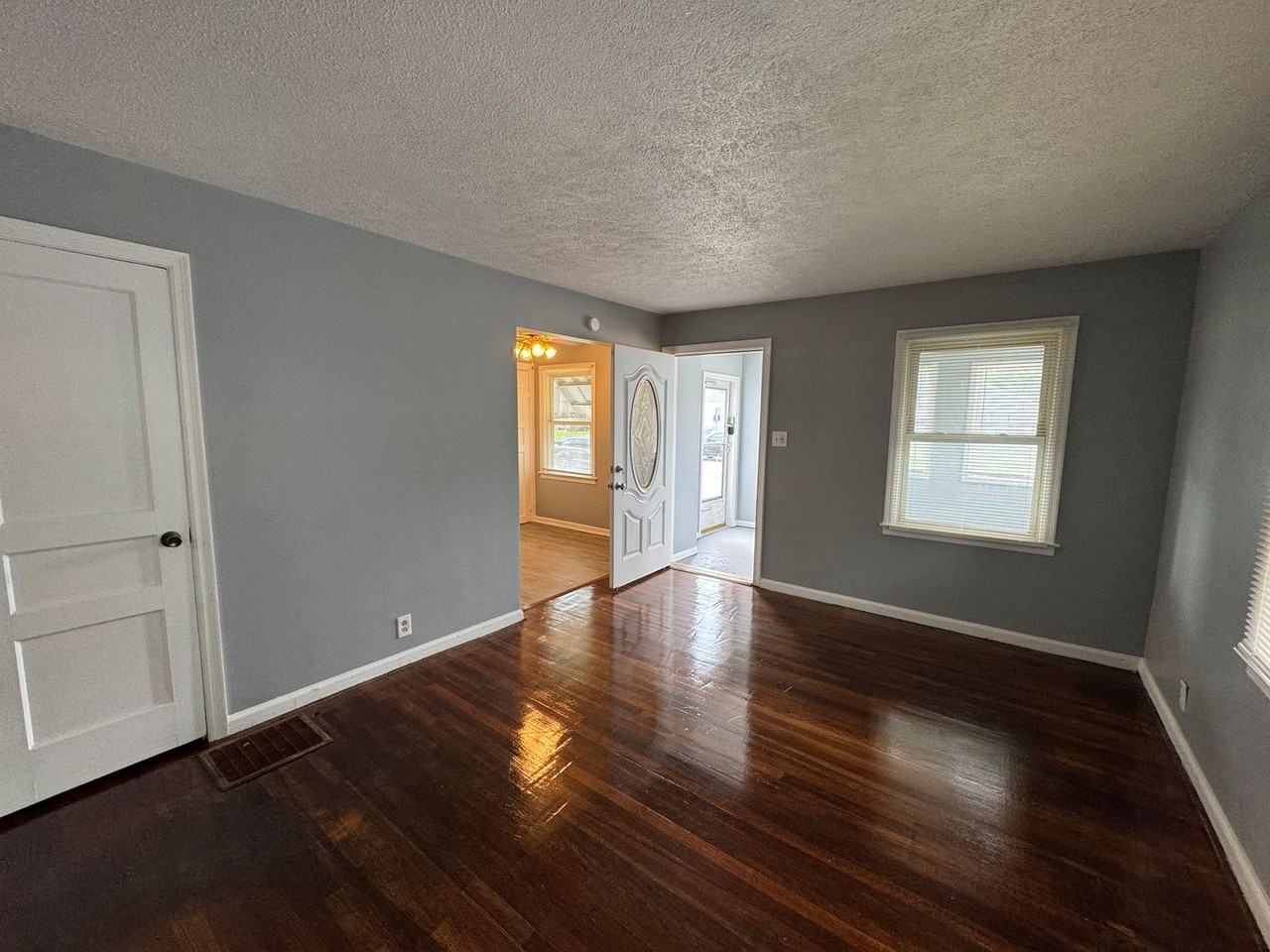 2342 E Legrande Ave - Photo 6 of 29