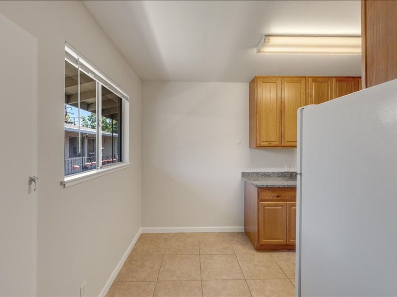 1185 Bird Ave - Photo 5 of 16