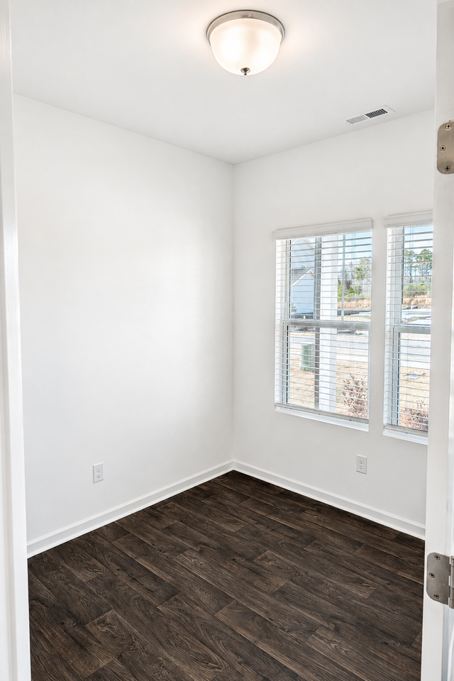 429 Gentle Bend Cv - Photo 4 of 17