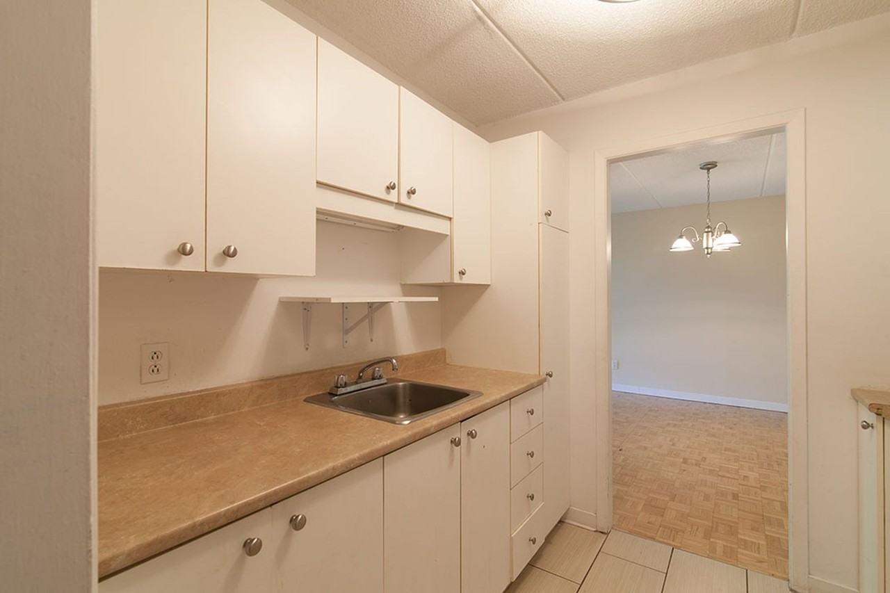 1565 Av Victoria — photo 2