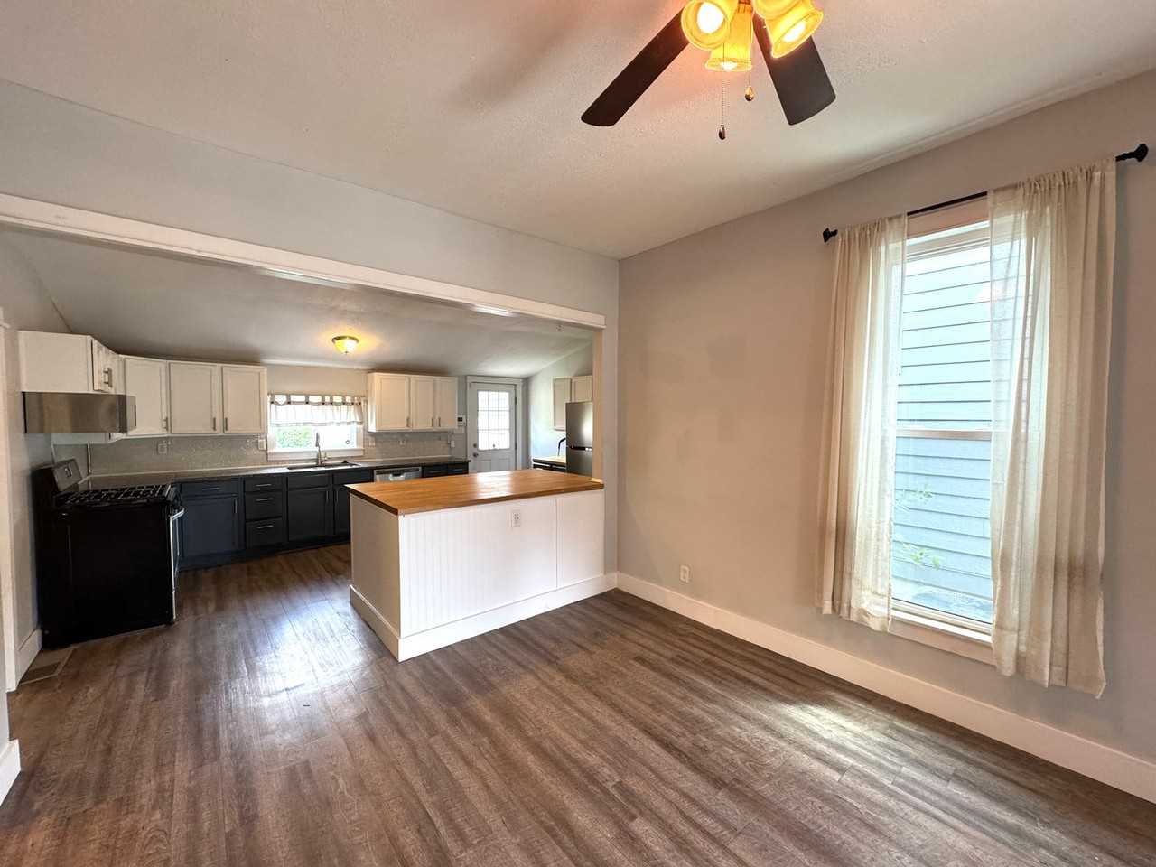 1242 Cottage Ave - Photo 3 of 30