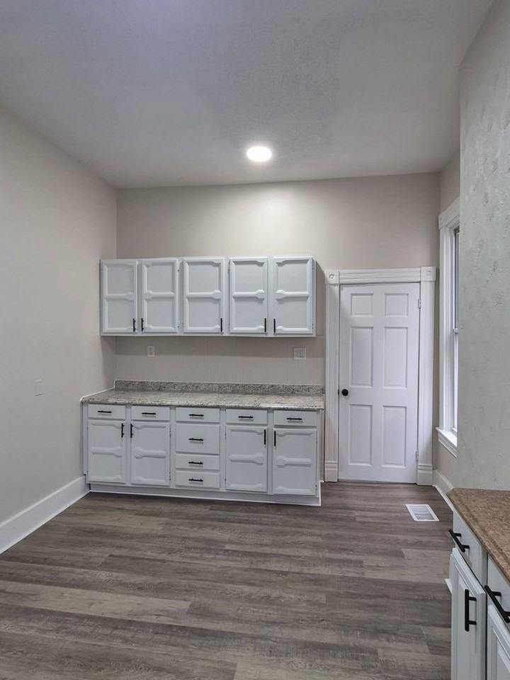 729 Hill Ave - Photo 2 of 21