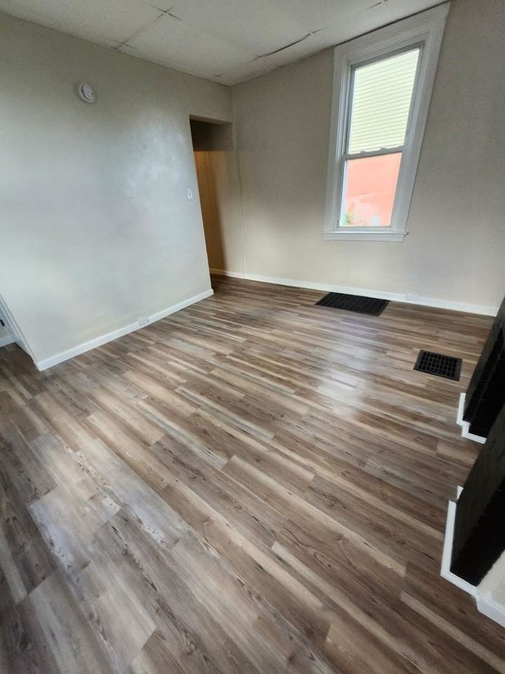 812 Spring St - Photo 2 of 6