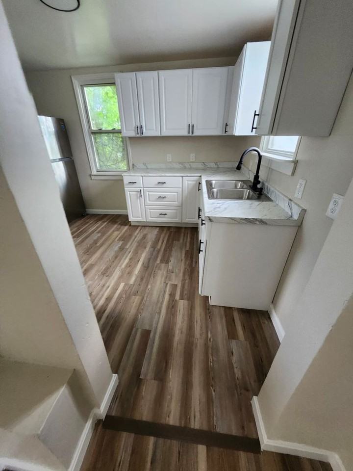 812 Spring St - Photo 5 of 6